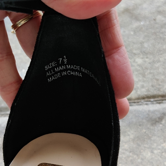 🛑SOLD🛑 Lulu's black heels - Picture 7 of 7